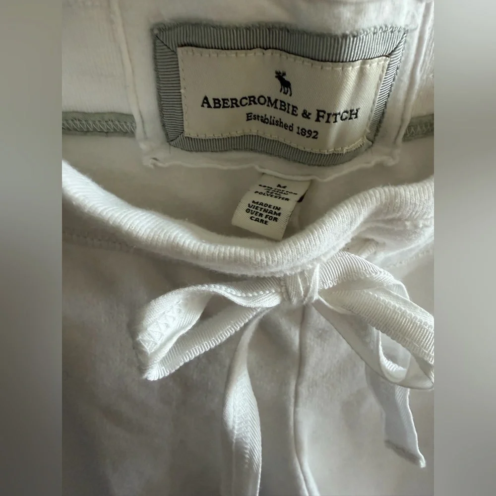 Abercrombie & Fitch White Shorts - Picture 3 of 6